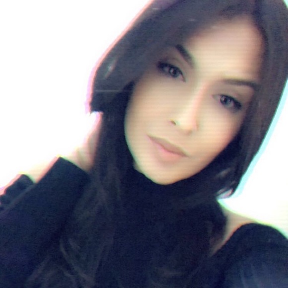 Meet your Posher, Jessica - Picture 1 of 1